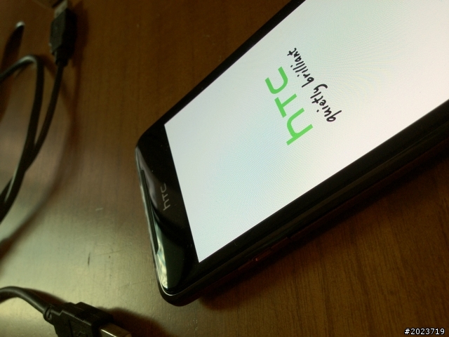 來了來了！！熱熱的HTC J 開箱文！！