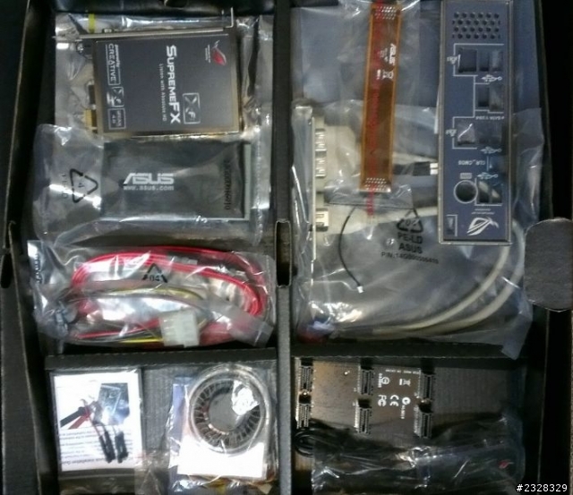 ASUS Rampage II Extreme 這塊主機板 現在還有人要嗎?
