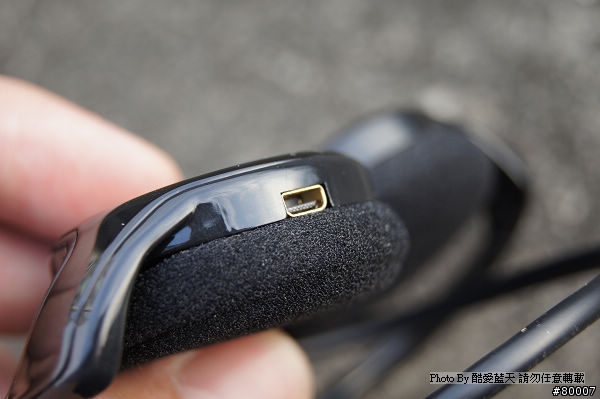 這款耳機的 usb cable 是甚麼規格呢??