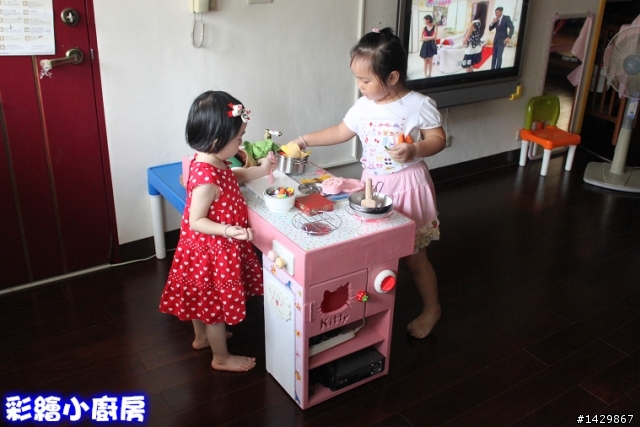 [ 硬漢工作室 ] 彩繪小廚房