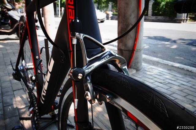 大陸品牌 TRIACE 車隊版碳纖公路車