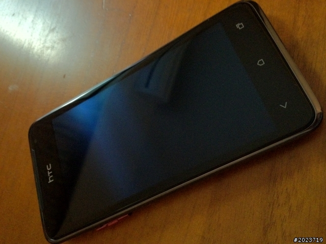來了來了！！熱熱的HTC J 開箱文！！