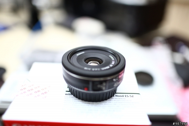 [開箱不評測] Canon 40mm f2.8 STM