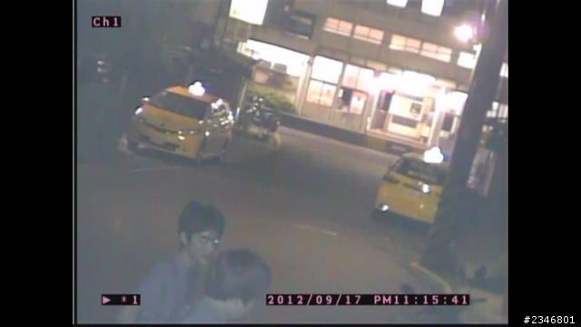 懇求大家協同協尋及找抱走狗狗的人~~~