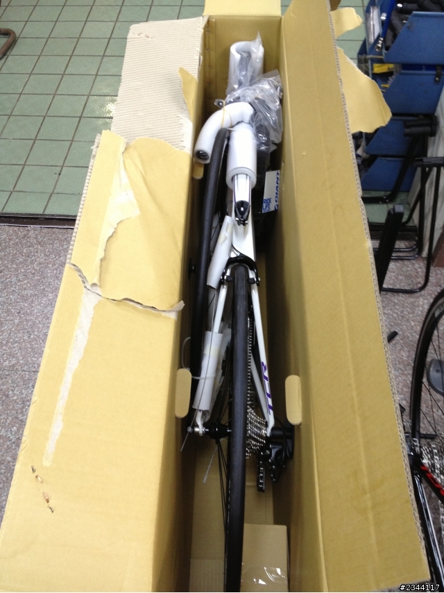 第一台公路車 -- 2013 Giant TCR Composite 2 -- 開箱文