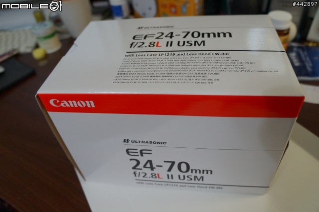 簡單開箱！24-70L II 彩虹公司貨出現啦～