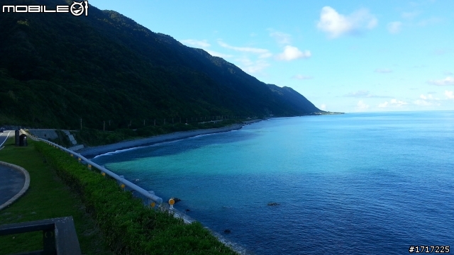 花東海岸的美景您怎能錯過呢?(S3手機照的)從台北搭太魯閣號火車到花蓮後，租機車遊花東縱谷海洋2天1夜之旅