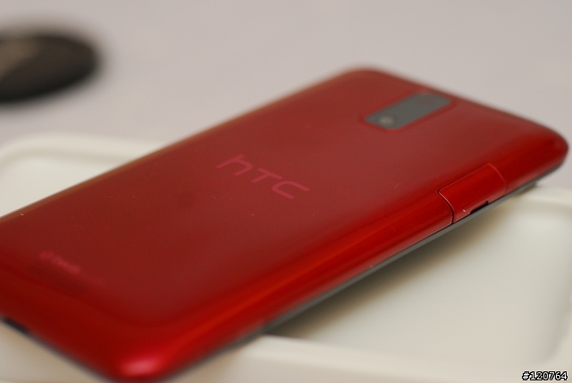 HTC J 開箱及HTC新一代與舊一代紅色手機PK