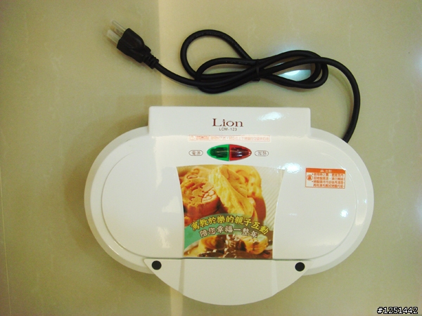【開箱】LION/獅子心/營養十二生肖蛋糕機(電熱夾式烤盤)LCM-123
