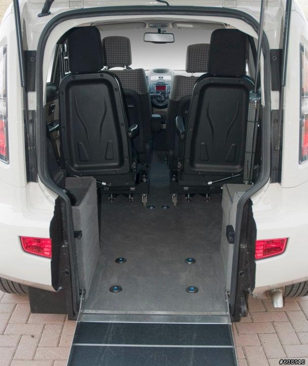 日本有做出這種不用移位的福祇車嗎