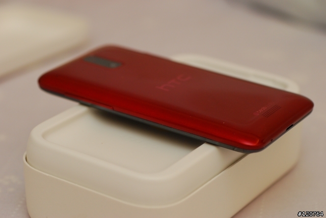 HTC J 開箱及HTC新一代與舊一代紅色手機PK
