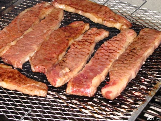 中秋烤肉也可以玩開箱-厚道張海賊團烤肉組