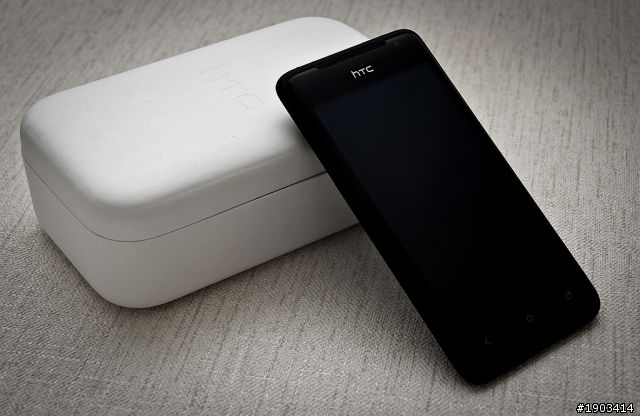遲來的開箱 htc j ~  (圖多文多)