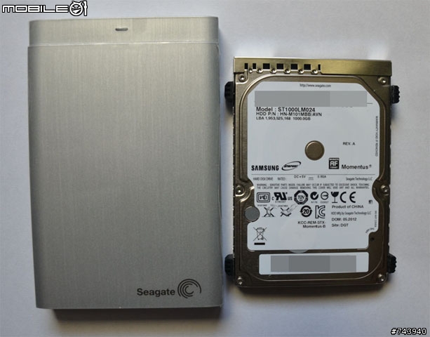 拆卸後的 Seagate Backup Plus 1TB 2.5 吋行動硬碟