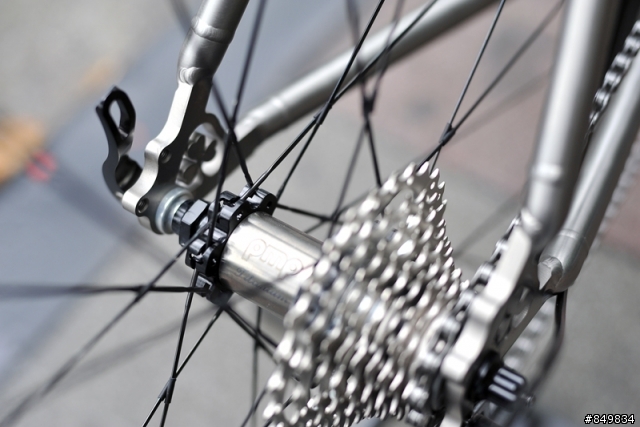 [組車日記] Lynskey Sportive-F鈦合金公路車，平把版本客組車