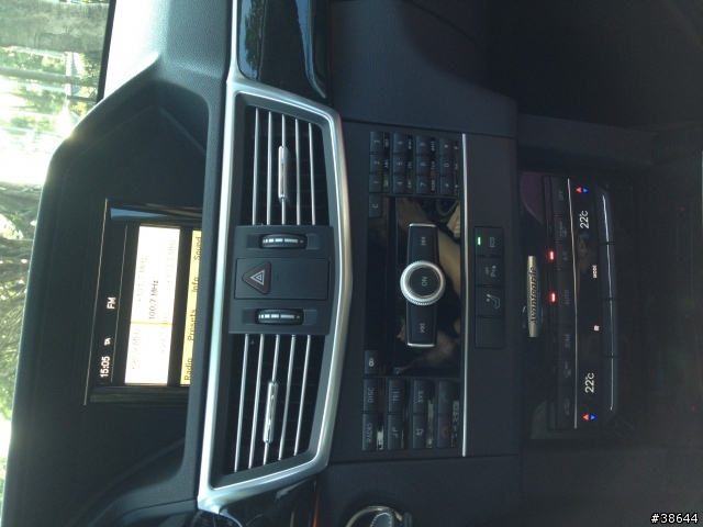 E220 CDI 買下去了