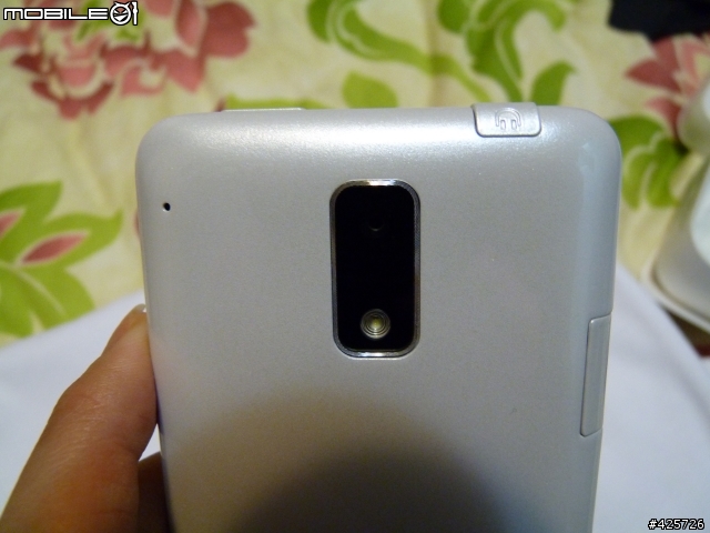 HTC J (白) 不專業開箱文