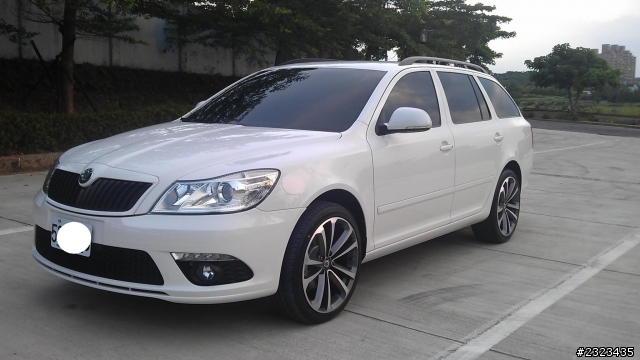 SKODA OCTAVIA COMBI 1.6TDI 遲來的開箱照