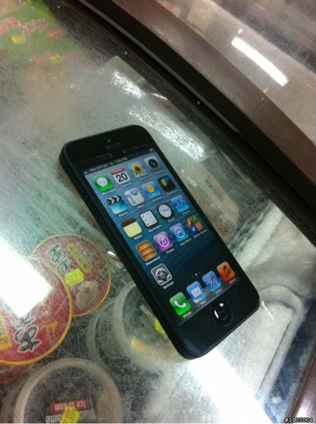 澳洲的蘋果店排隊+電信行的iPhone 5
