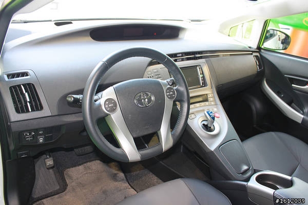 剛剛去參加TOYOTA ECO x FUN綠能狂想曲的試乘體驗~圖多
