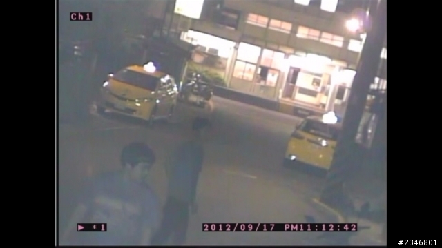 懇求大家協同協尋及找抱走狗狗的人~~~