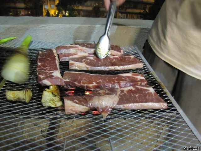 中秋烤肉也可以玩開箱-厚道張海賊團烤肉組