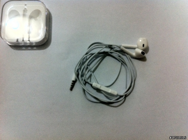 Apple 新耳機 Ear Pods 開箱