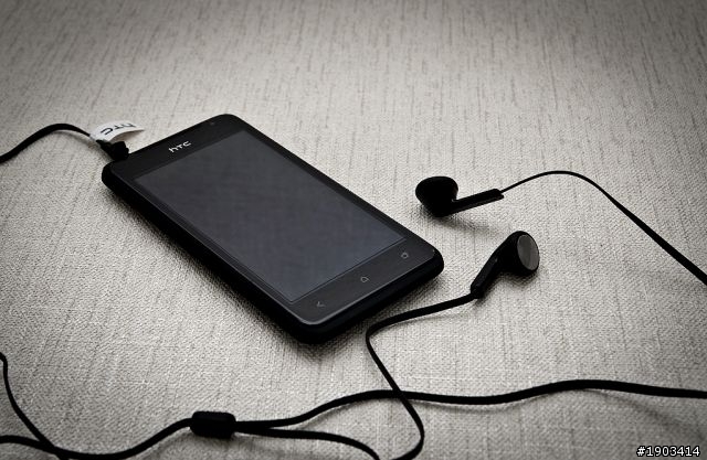遲來的開箱 htc j ~  (圖多文多)