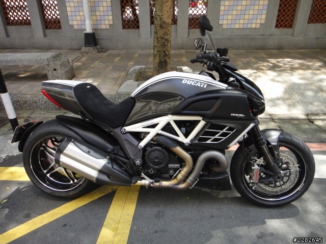 (代友PO)鬼月交惡魔車 DUCATI DIAVEL AMG 正是惡魔鬼