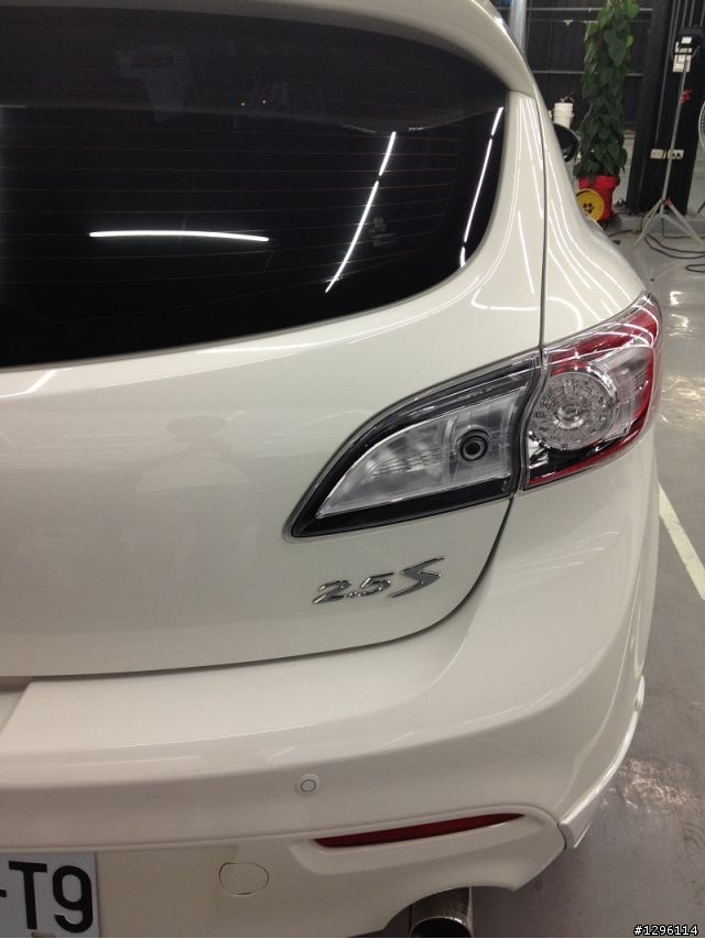 [圖]Mazada3 白色 2.5S 開箱...