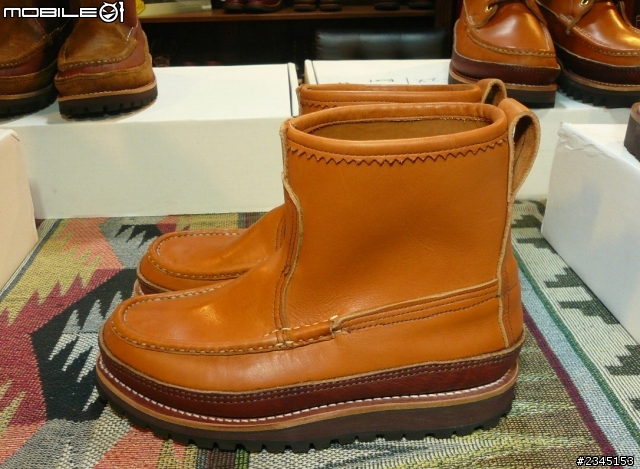 RUSSELL MOCCASIN分享