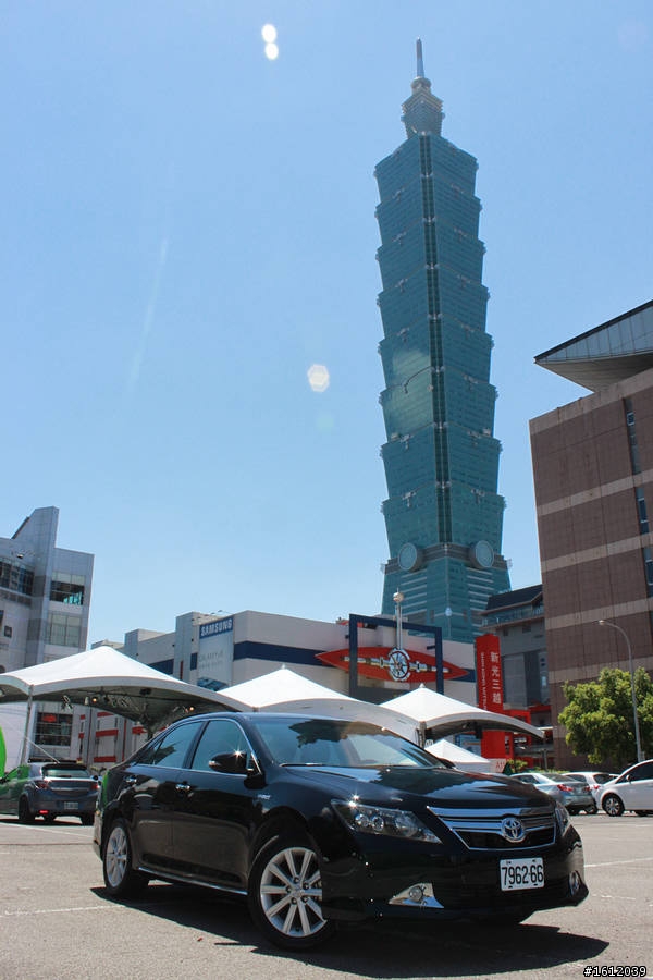 剛剛去參加TOYOTA ECO x FUN綠能狂想曲的試乘體驗~圖多