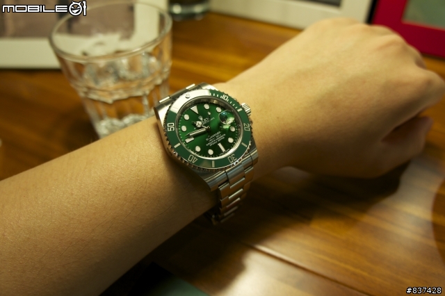 Submariner  date  116610LV