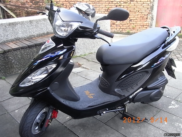 911-kymco V2+碟煞 黑 (開箱+後續保養+里程紀錄照)