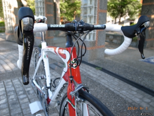 【開箱文】2012  BASSO Astra    (義大利青蛙綠特仕版)紅白車架