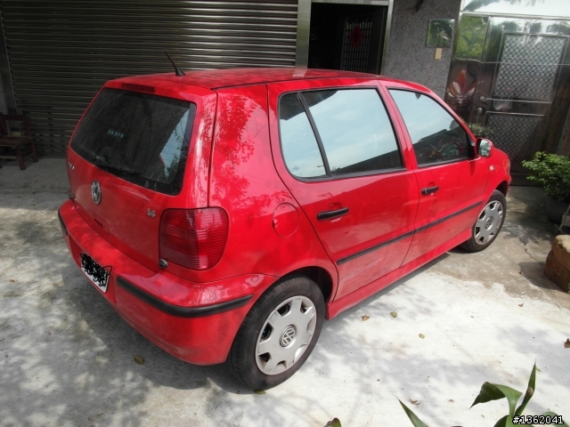 VW 車門擦撞,凹下去了...