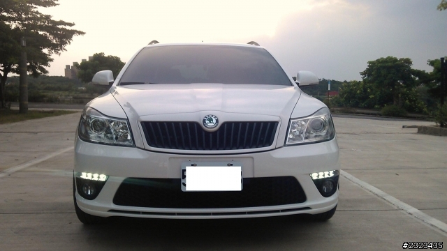 SKODA OCTAVIA COMBI 1.6TDI 遲來的開箱照