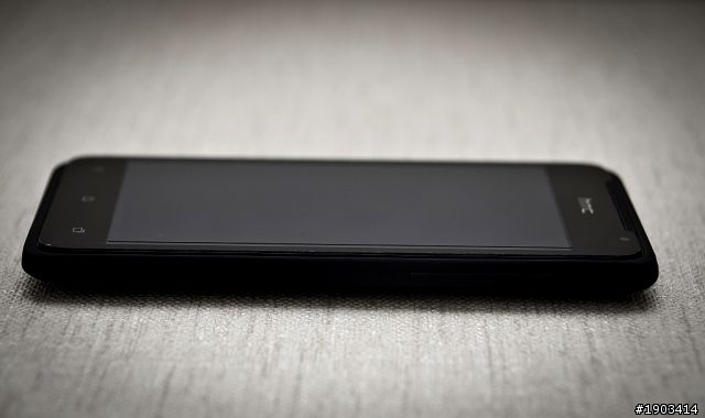 遲來的開箱 htc j ~  (圖多文多)