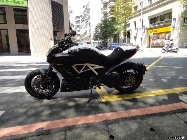(代友PO)鬼月交惡魔車 DUCATI DIAVEL AMG 正是惡魔鬼