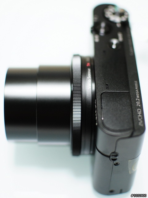 [開箱] 擁有1.0吋CMOS以及蔡頭的Sony DSC-RX100