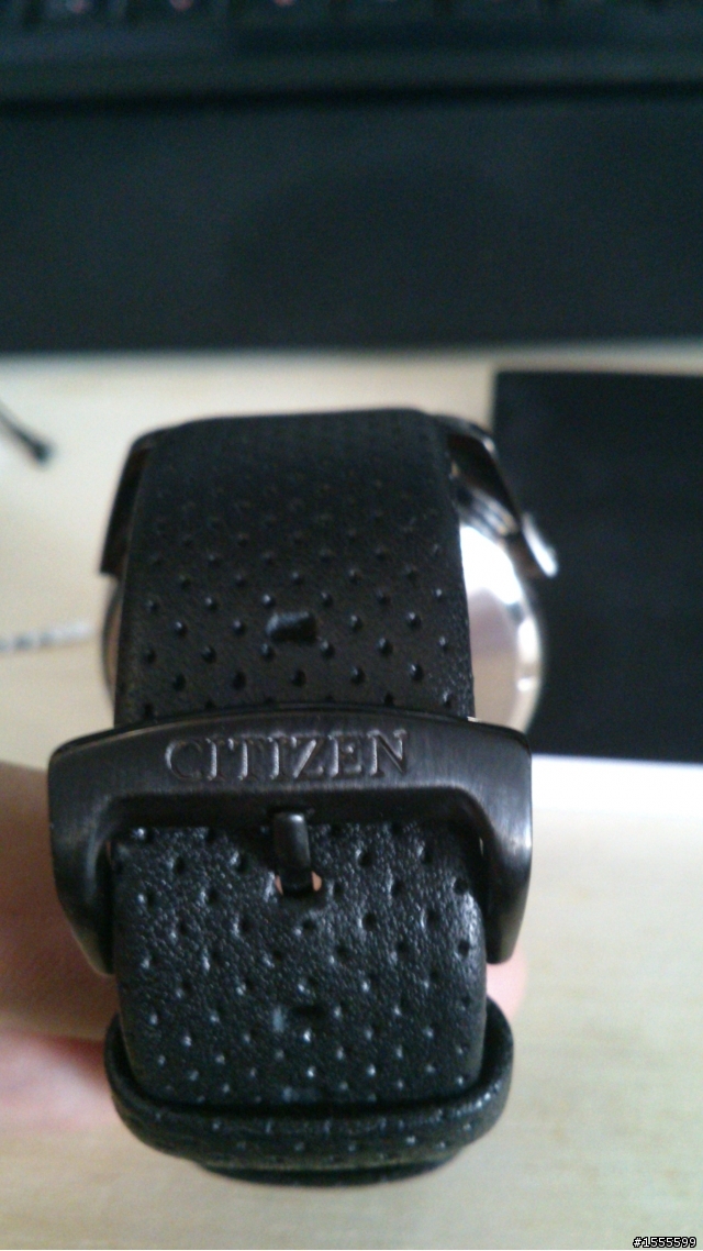 [分享] 新款CITIZEN Eco-Drive 星辰 光動能 AW0015-08E IP黑水晶玻璃皮帶腕錶 純圖開箱