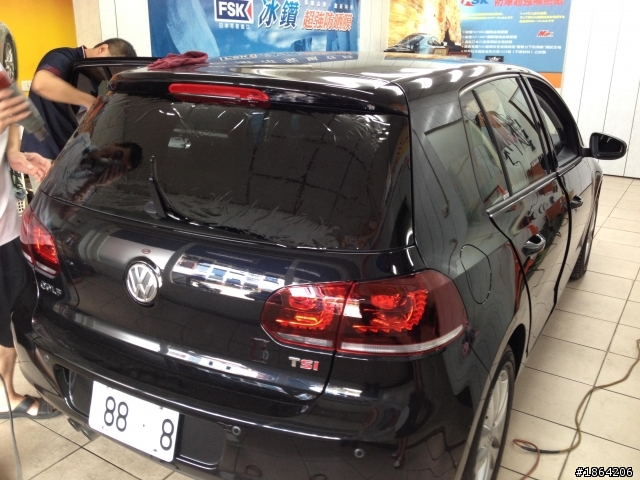 『開箱』VW Golf 1.4 TSI（小黑狗）簡單開箱分享