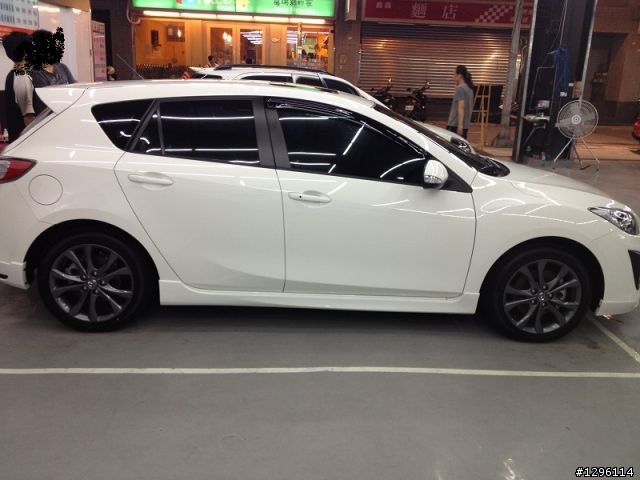 [圖]Mazada3 白色 2.5S 開箱...