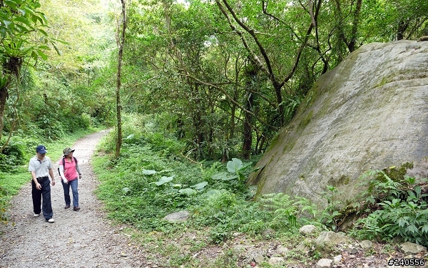 遊記「松羅國家步道」，巨石清溪...