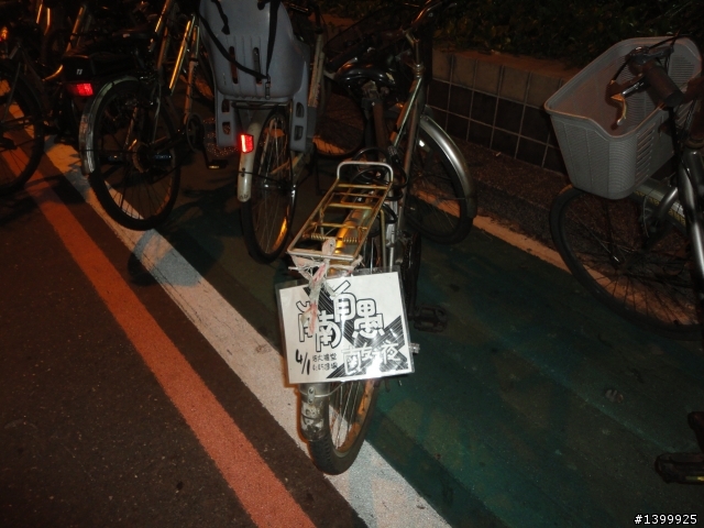 方便當隨便-騎單車代步的學生,都不太遵守道路規則跟尊重他人行的權利