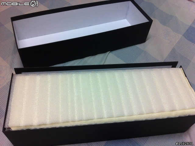(開箱) BUBEN & ZORWEG 櫻桃木原木錶盒不專業手機照開箱