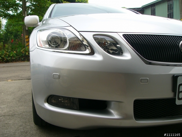 2006 GS300 前下巴受傷了 修護ing