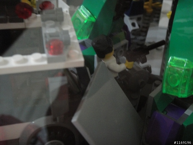[分享] 床頭櫃上的LEGO~並請各位指點