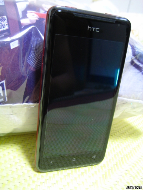 買到後就顧著玩...忘了來幫我的HTC 小J [開箱] 一下 @@~