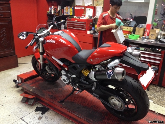 [開箱] DUCATI M796 終於跨上的豬腳蹄